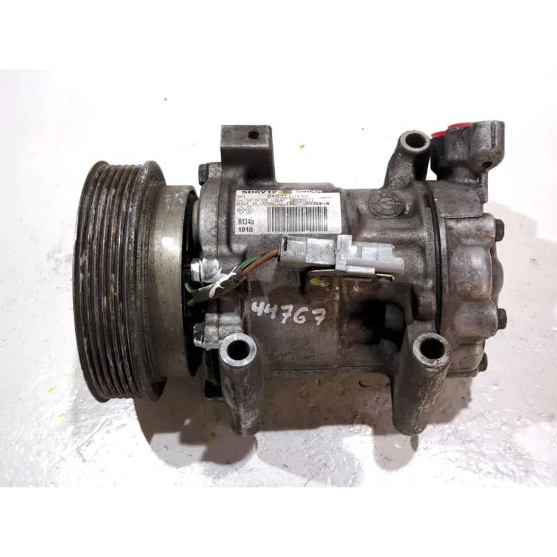 Recambio de compresor aire acondicionado para renault clio k9k 67 referencia OEM IAM 2453110145  