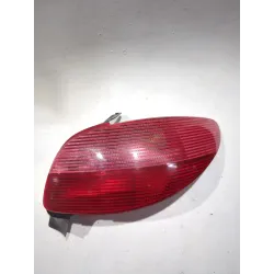 Recambio de piloto porton trasero derecho para peugeot 206 (1998) 2.0 hdi 90 referencia OEM IAM E27203  
