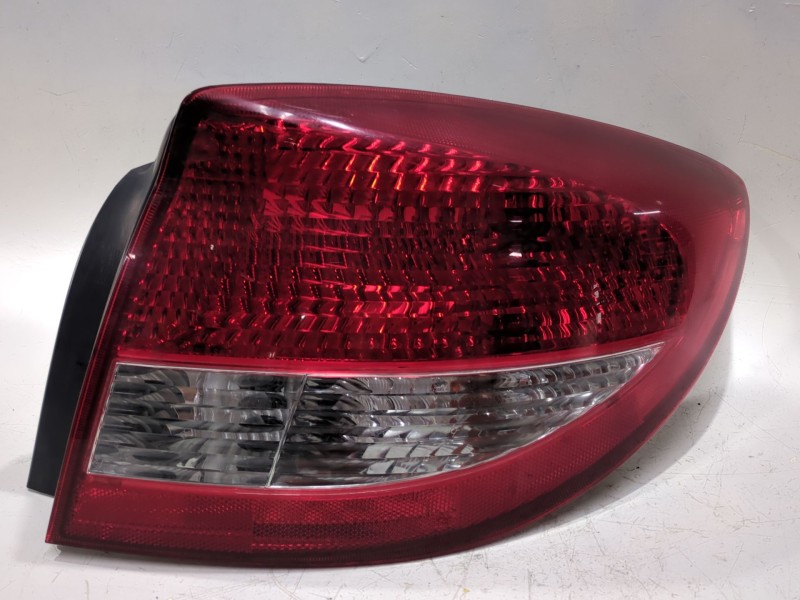 Recambio de piloto trasero derecho para kia rio (bc)(2000) 1.4 referencia OEM IAM E138463 92402FDO  