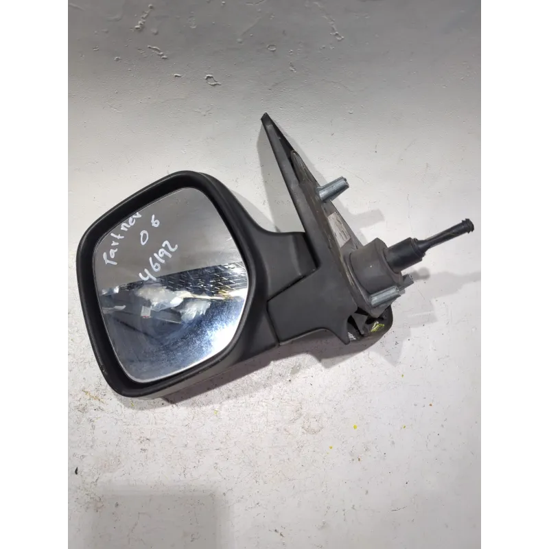 Recambio de retrovisor izquierdo para peugeot partner furgón (5) 2.0 hdi referencia OEM IAM   