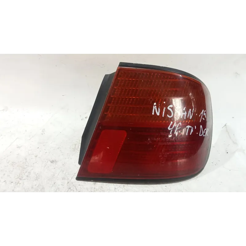 Recambio de piloto trasero derecho para nissan primera (p10) 2.0 16v referencia OEM IAM 23190204  
