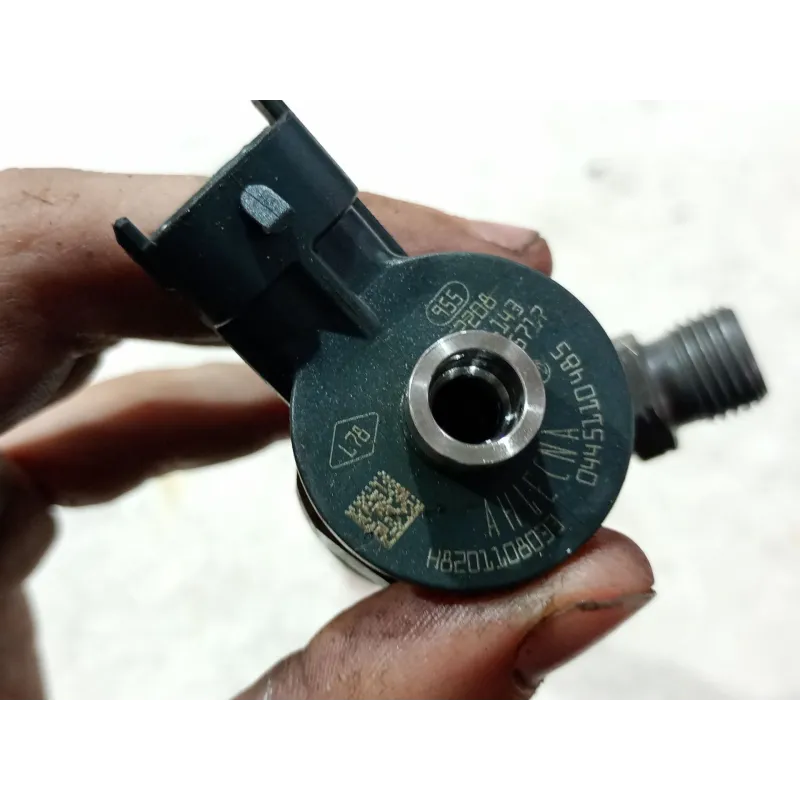 Recambio de inyector para dacia dokker 1.5 dci referencia OEM IAM 0445110485  