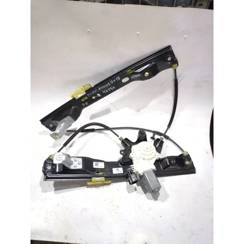 Recambio de elevalunas delantero izquierdo para ford focus iii 1.5 d 120cv referencia OEM IAM A65116110  