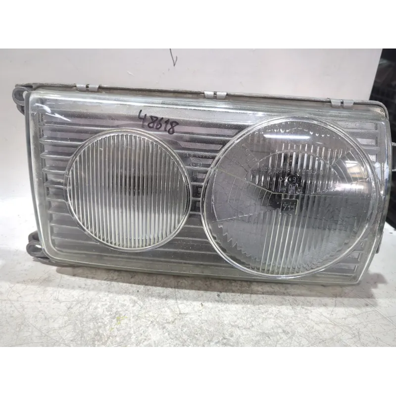 Recambio de faro delantero derecho para mercedes-benz sedán (w123) 300 d (123.130) referencia OEM IAM 24426R7  
