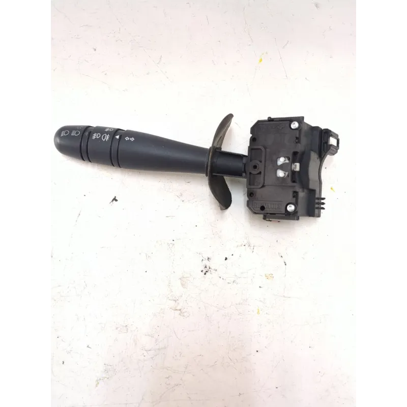 Recambio de mando intermitentes para renault clio ii (bb_, cb_) 1.5 dci (b/cb07) referencia OEM IAM 121753  