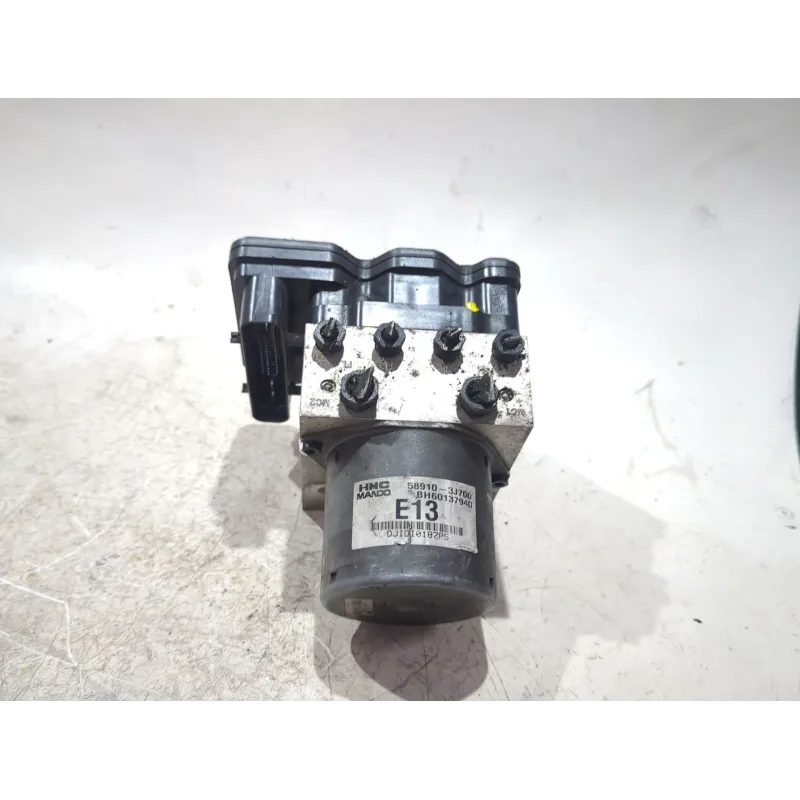 Recambio de nucleo abs para hyundai ix55 referencia OEM IAM 589103J700  