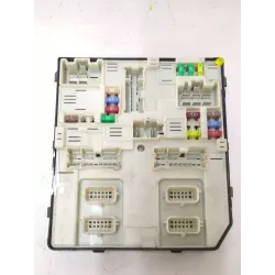 CAJA RELES / FUSIBLES 2057130772 