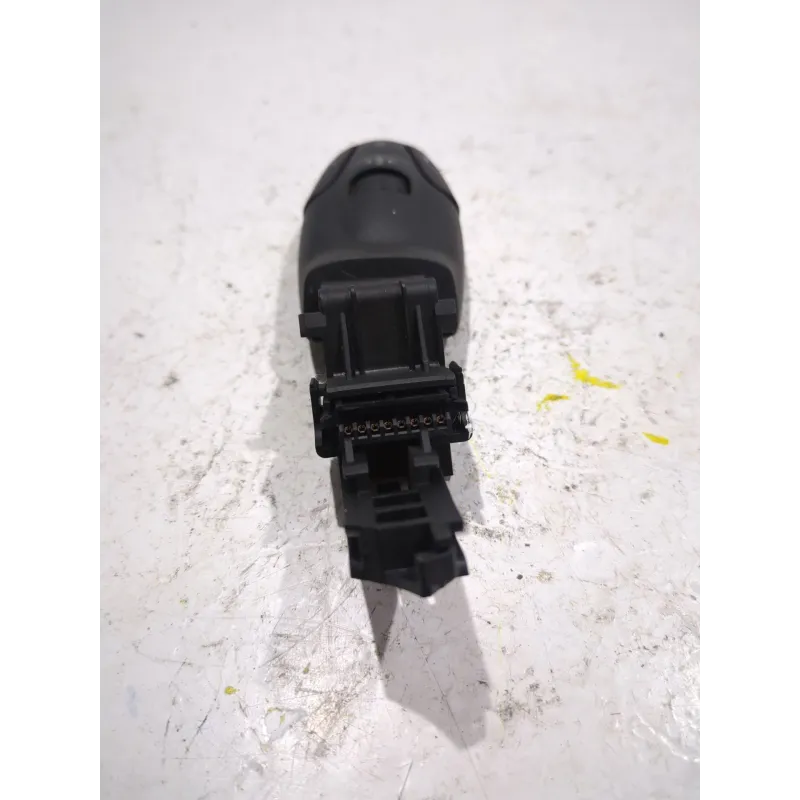 Recambio de mando volante para peugeot 308 (2007) 1.6 hdi referencia OEM IAM 96637240XT  