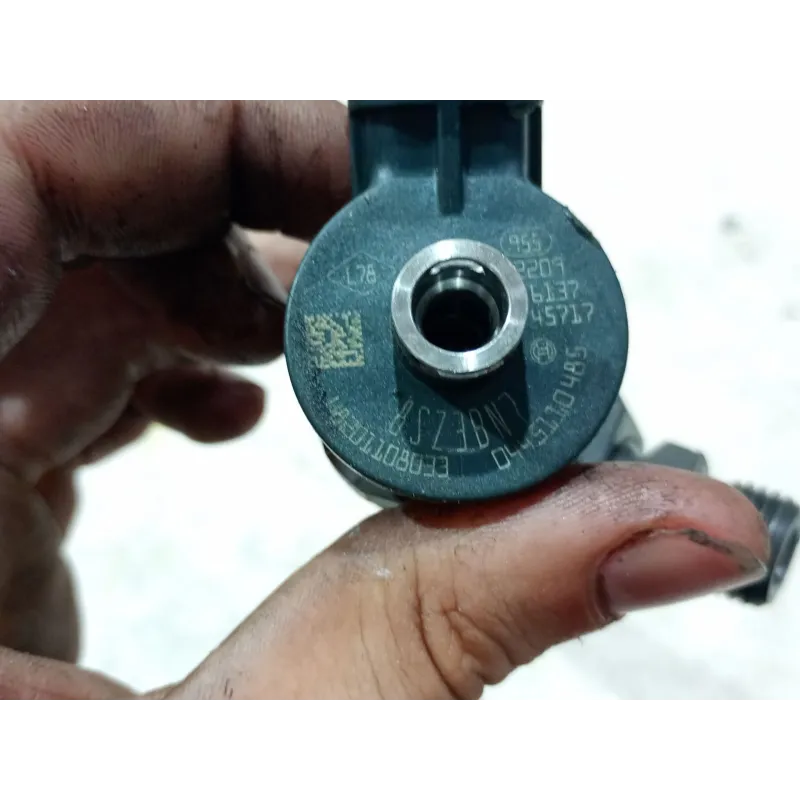 Recambio de inyector para dacia dokker 1.5 dci referencia OEM IAM 0445110485  