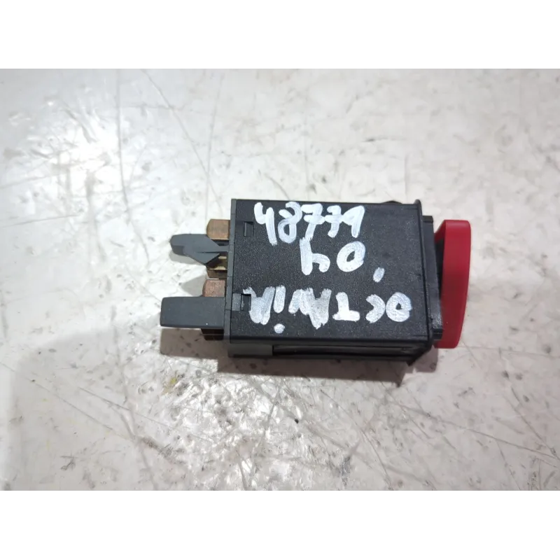 Recambio de boton emergencia para skoda octavia ii (1z3) 1.9 tdi referencia OEM IAM 1U0953235B  