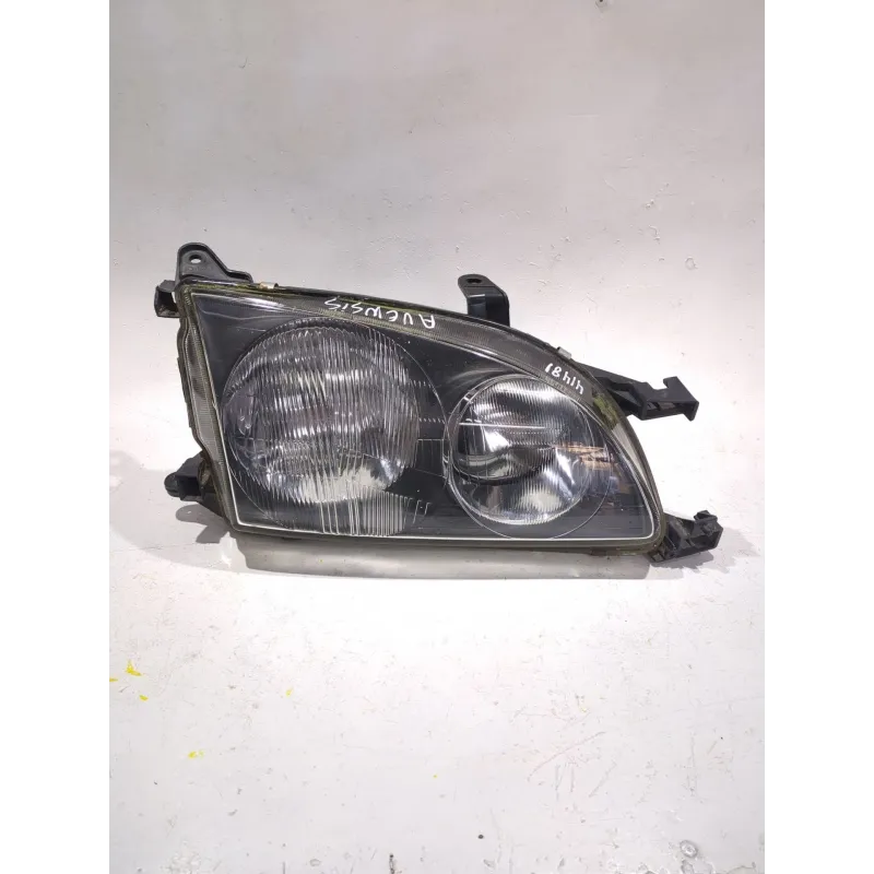 Recambio de faro delantero derecho para toyota avensis (_t22_) 2.0 td (ct220_) referencia OEM IAM 8111005140  