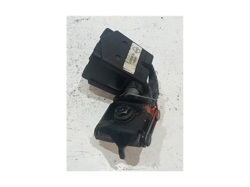 Recambio de enganche cinturon para renault clio ii fase i (b/cb0)(1998) 1.9 d (b/cb0e) referencia OEM IAM 03306235BLK  