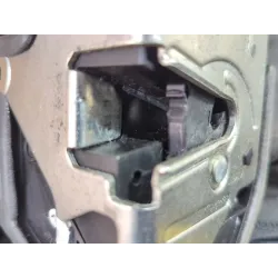 Recambio de cerradura puerta delantera izquierda para bmw 5 (e60) 520 d referencia OEM IAM 7167071  