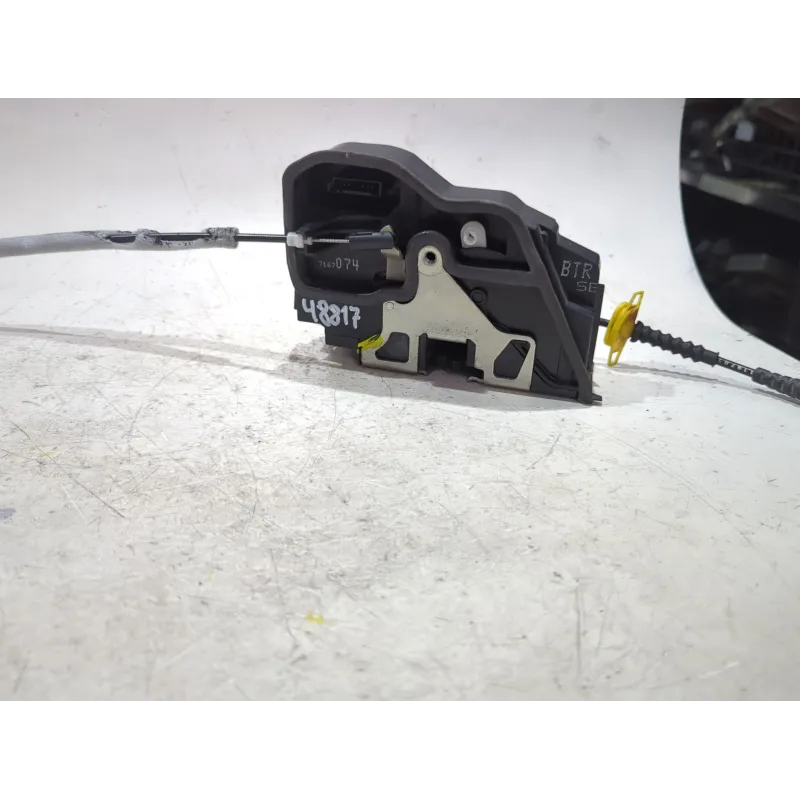 Recambio de cerradura puerta delantera derecha para bmw 5 (e60) 520 d referencia OEM IAM 7167074  