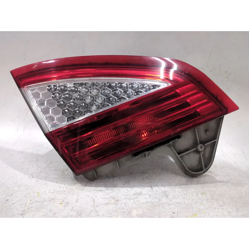 Recambio de piloto porton trasero izquierdo para ford mondeo iv 2.5 referencia OEM IAM 7S7113A603A  