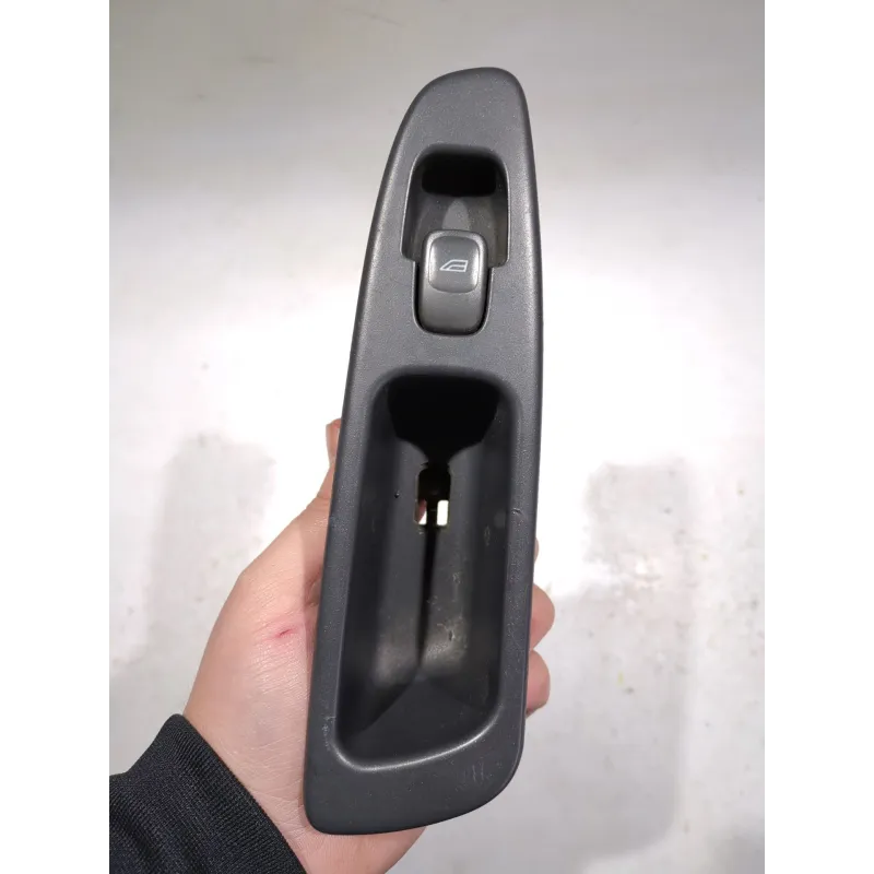 Recambio de botonera puerta trasera izquierda para volvo v40 familiar (1995) 1.9 di referencia OEM IAM 30889757  
