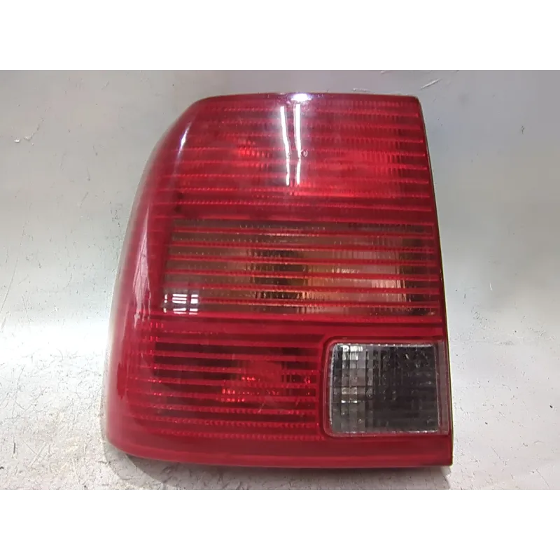 Recambio de piloto trasero izquierdo para volkswagen passat berlina (3b3)(2000) 1.9 tdi referencia OEM IAM 385945257 11A206B  