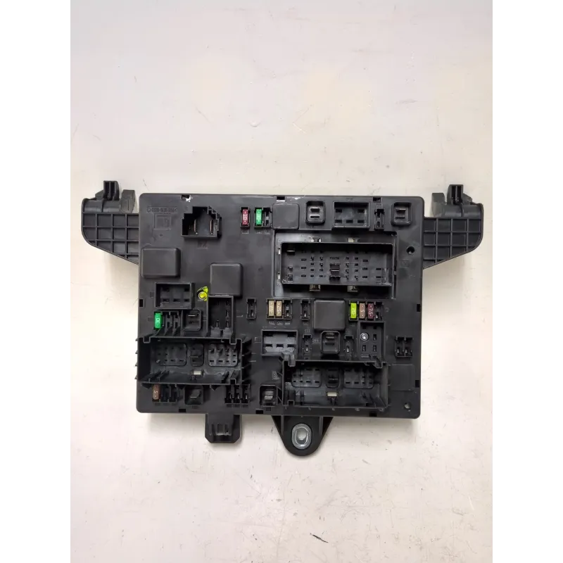 Recambio de caja reles / fusibles para opel astra j (p10) 1.7 cdti (68) referencia OEM IAM 13302300 365927271  