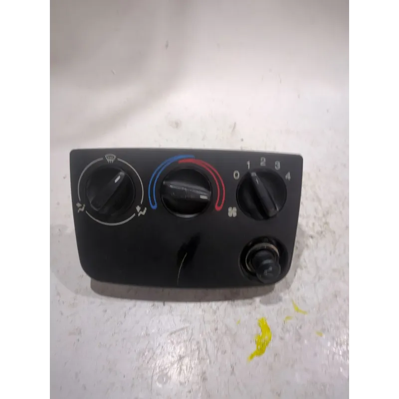 Recambio de mando climatizador para ford fiesta iv (ja_, jb_) 1.4 i 16v referencia OEM IAM   