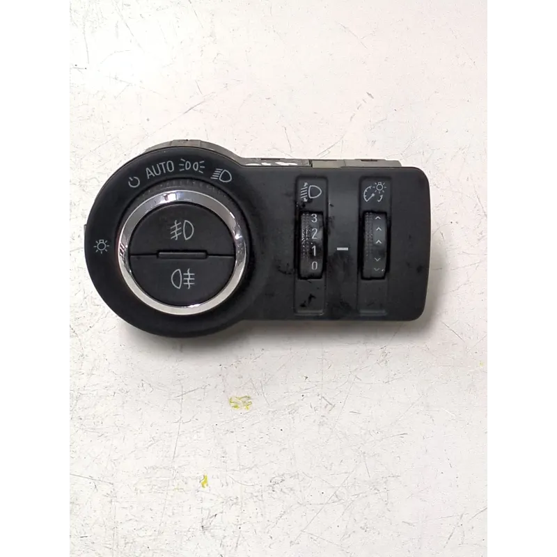 Recambio de mando luces para opel astra j (p10) 1.7 cdti (68) referencia OEM IAM 13268702  