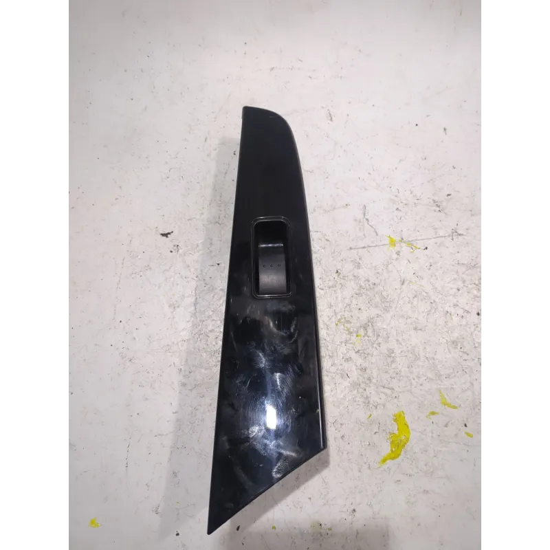 Recambio de mando elevalunas trasero izquierdo para mazda 3 (bk) 1.6 di turbo referencia OEM IAM BS3H5581J  