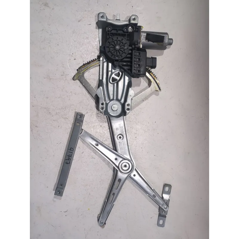 Recambio de mecanismo elevalunas delantero izquierdo para opel astra h (a04) 1.7 cdti (l48) referencia OEM IAM 13100417  