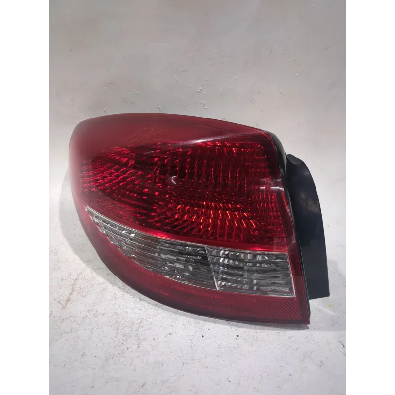 Recambio de piloto trasero izquierdo para kia rio (bc)(2000) 1.4 referencia OEM IAM   