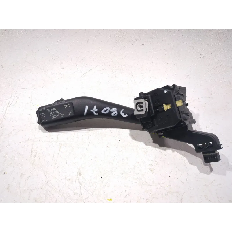 Recambio de mando de luces para volkswagen golf vi (5k1) 1.6 tdi referencia OEM IAM 1K0953513G  