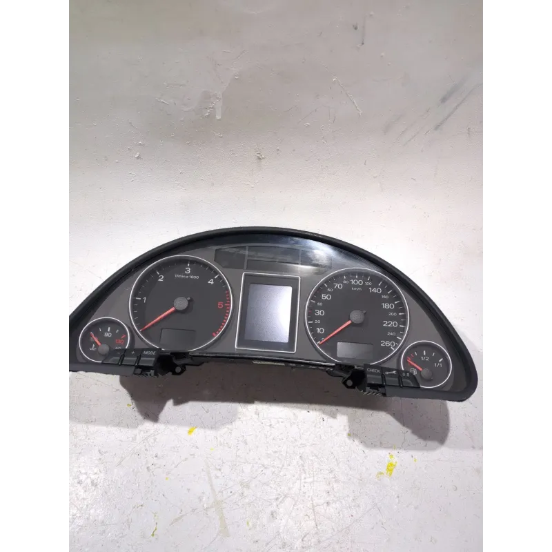 Recambio de cuadro cuentakilometros para audi a4 b7 avant (8ed) 2.0 tdi 16v referencia OEM IAM 8E0920901H  