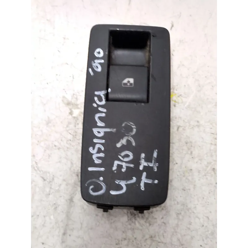 Recambio de botonera puerta trasera izquierda para opel insignia a (g09) 2.0 cdti (68) referencia OEM IAM 13222231  