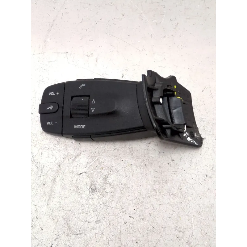 Recambio de mando radio para seat ibiza iv st (6j8, 6p8) 1.6 tdi referencia OEM IAM 5J0959849  