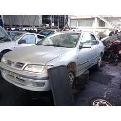 nissan primera (p10) del año 1999