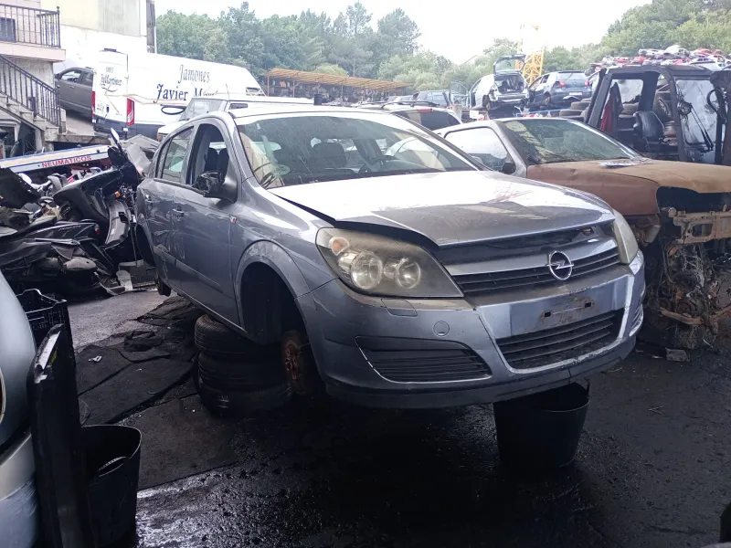 opel astra h (a04) del año 2004