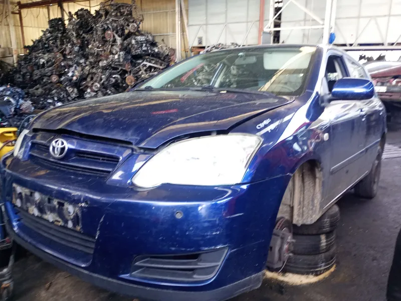 toyota corolla (_e12_) del año 2005