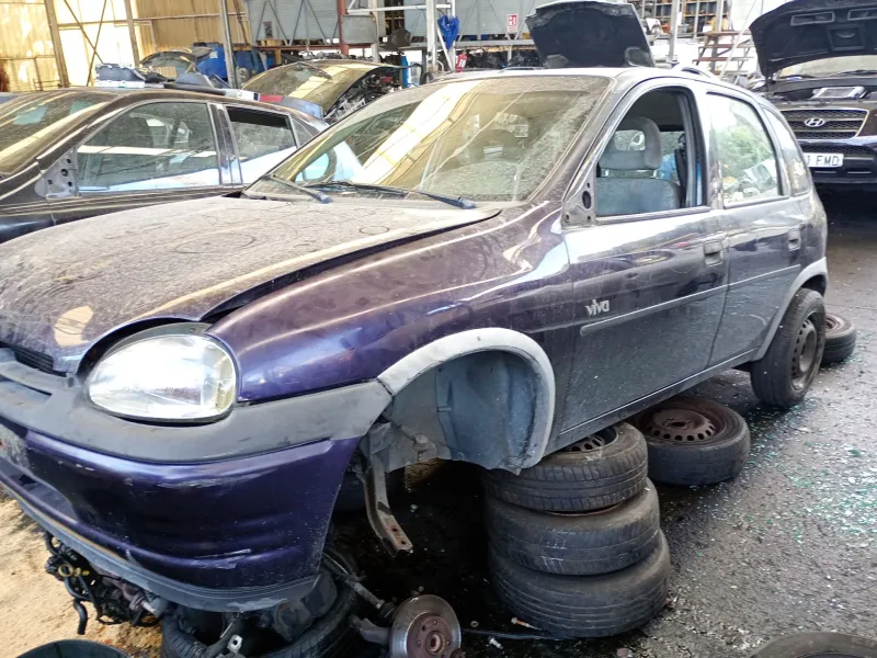 opel corsa b (1993) del año 1997