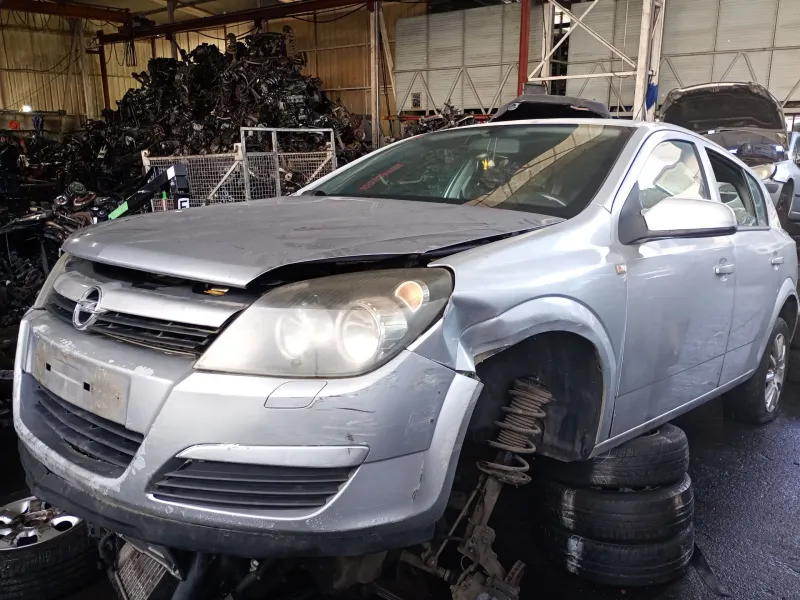 opel astra h (a04) del año 2004