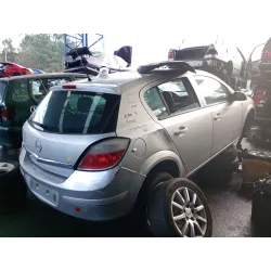 opel astra h (a04) del año 2004
