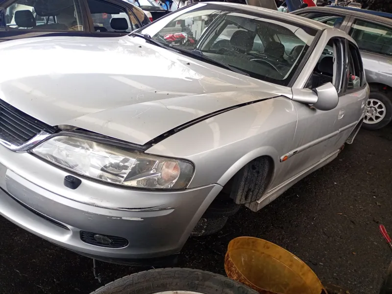opel vectra b berlina (1995) del año 2001