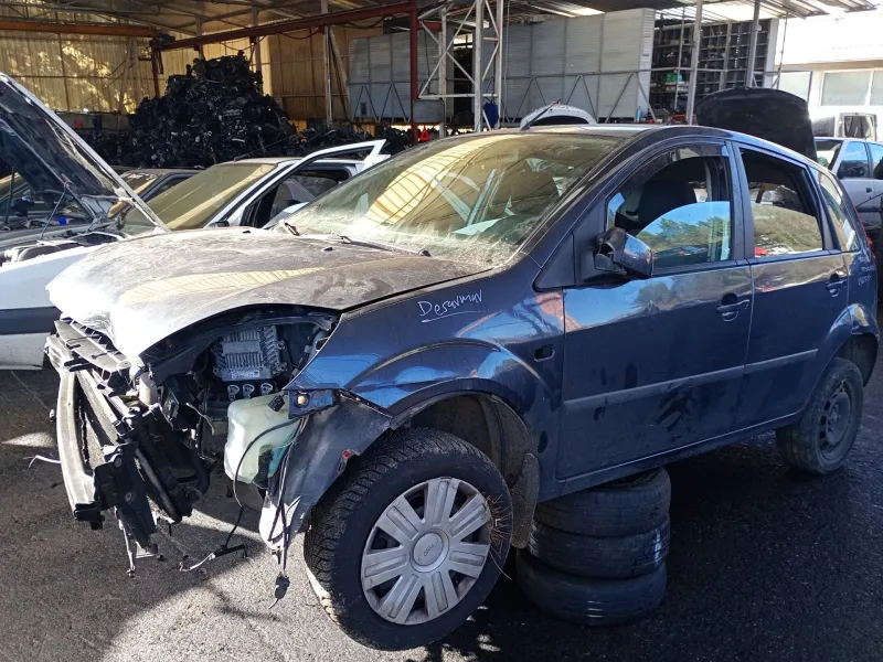 ford fiesta v van del año 2008