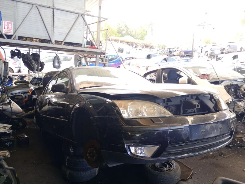 ford mondeo iii sedán (b4y) del año 2004