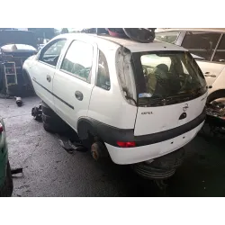 opel corsa c (2000) del año 2001