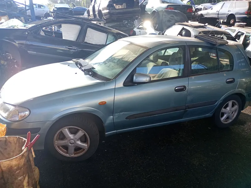 nissan almera (n16/e)(01.2000) del año 2001
