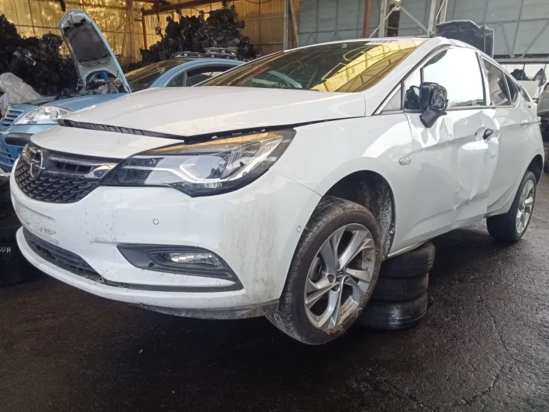 opel astra k (b16) del año 2017