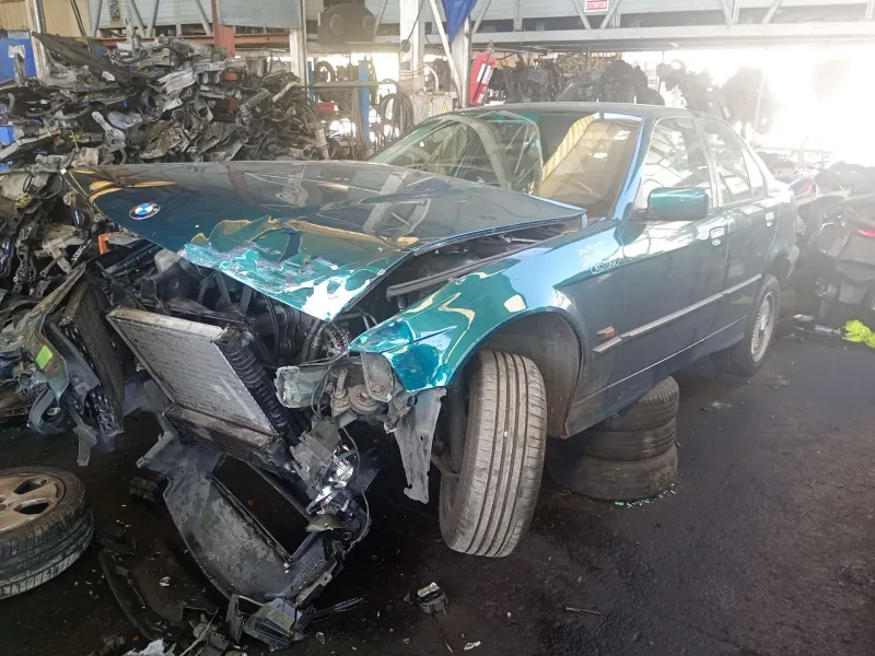 bmw serie 3 berlina (e36)(1990) del año 1994