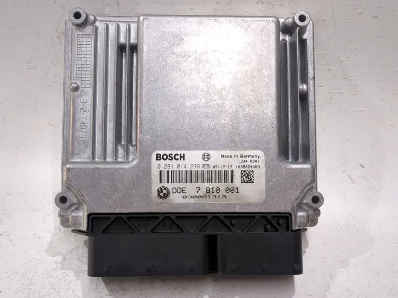 Recambio de centralita inyeccion para bmw serie 1 referencia OEM IAM 0281014239 7810001  