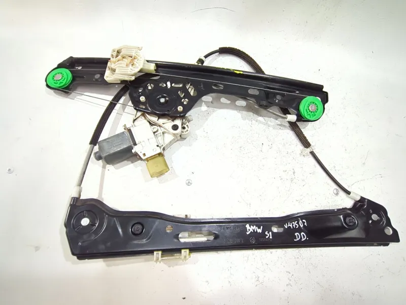 Recambio de mecanismo elevalunas delantero derecho para bmw serie 1 referencia OEM IAM 7067796S 7138466E  