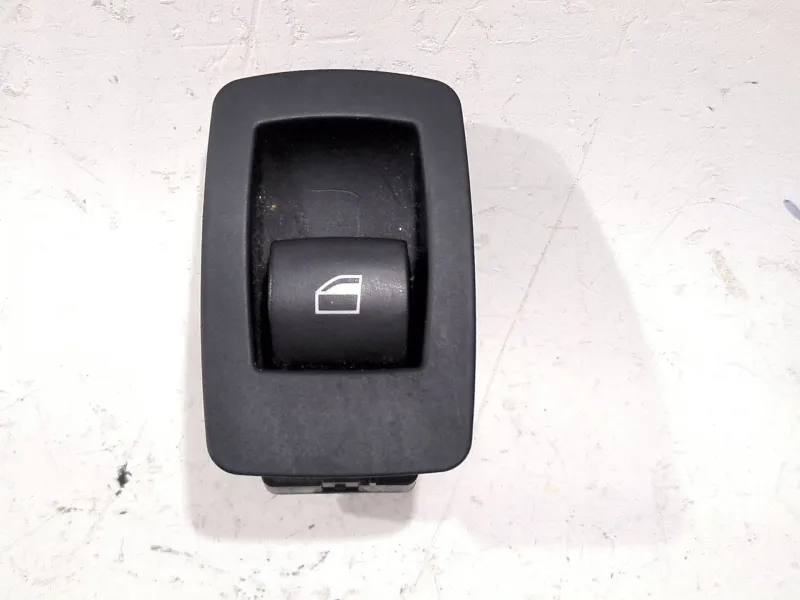 Recambio de mando elevalunas trasero derecho para bmw serie 1 referencia OEM IAM 15939900 6945874  