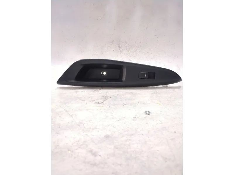Recambio de mando elevalunas trasero izquierdo para kia rio iii (ub) 1.2 cvvt referencia OEM IAM 935801W000  