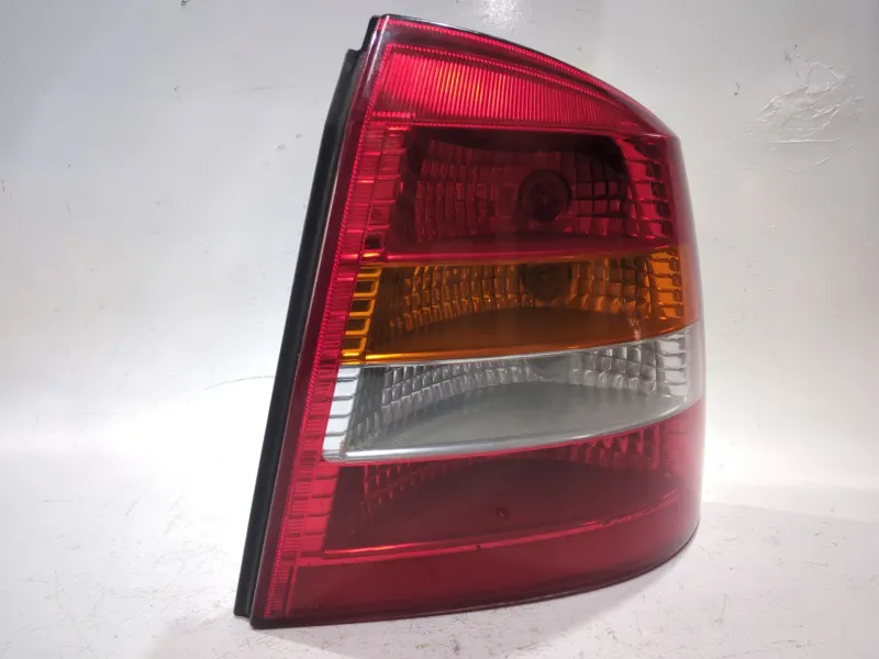 Recambio de piloto trasero derecho para opel astra g berlina di referencia OEM IAM 290502  