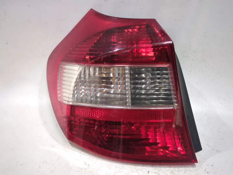 Recambio de piloto trasero izquierdo para bmw serie 1 referencia OEM IAM 692450112  